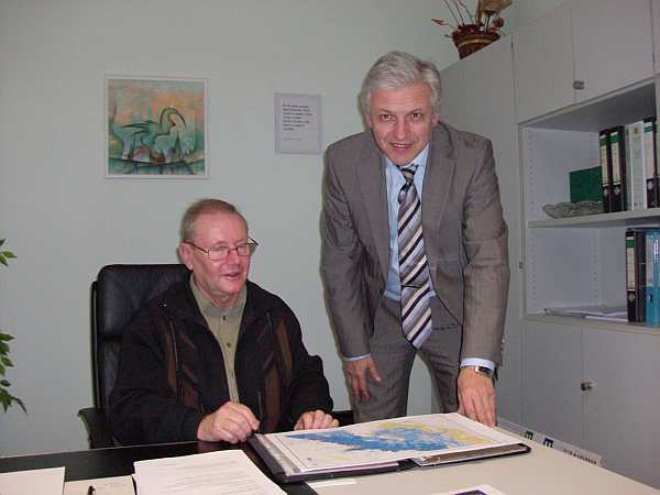 Brgermeister Karl-Heinz Hermann mit Manfred Kolbe MdB 
