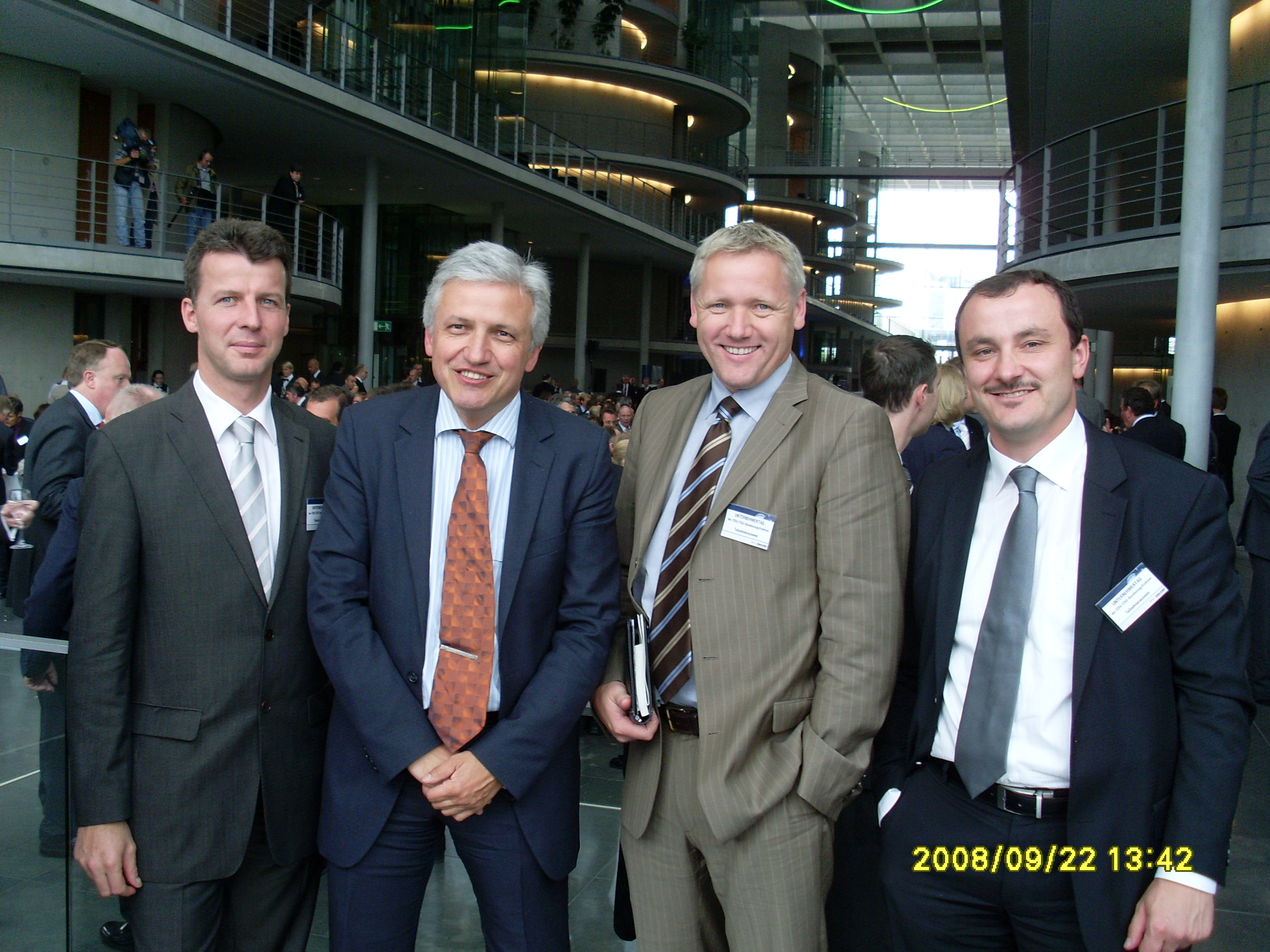Manfred Kolbe mit den Herren Borchers, Khne und Zieschank im Paul-Lbe-Haus des Deutschen Bundestages